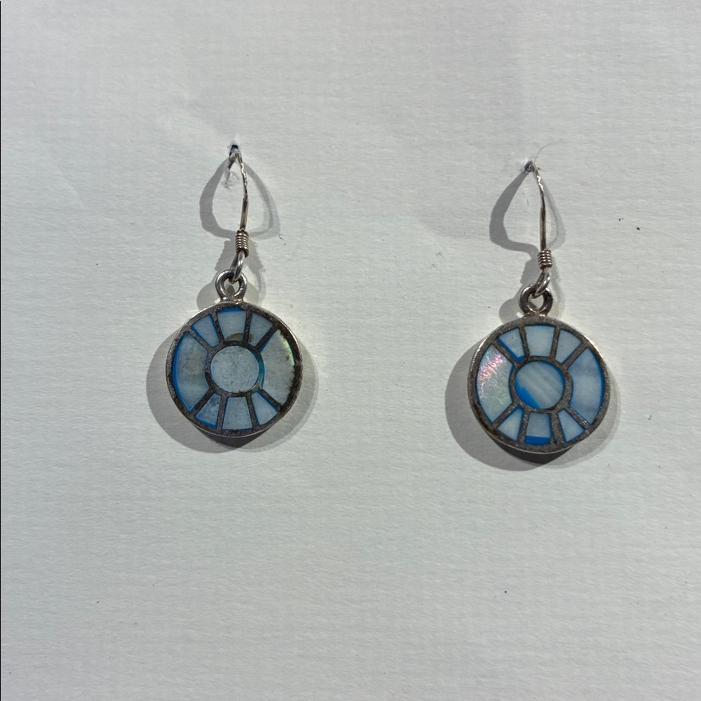 Sweet Circular 925 Earrings with Mother of Pearl (?) Inlay    Zuni